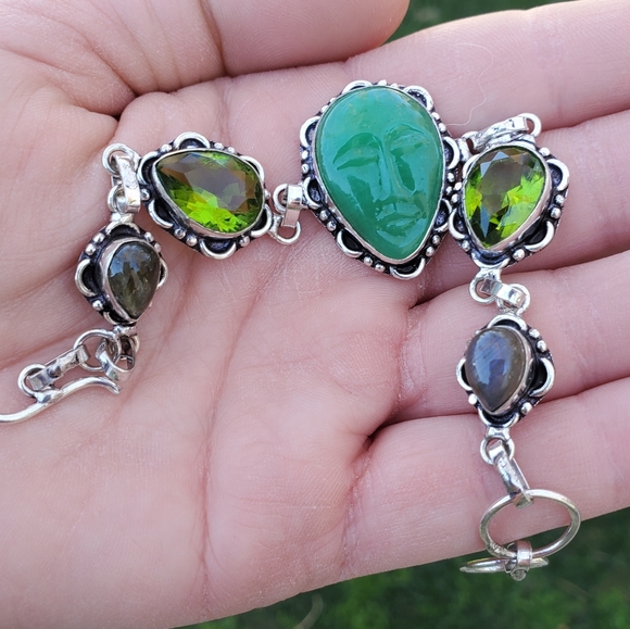 New Carved Face Peridot and Labradorite 925 Silver Bangle Bracelet. - Picture 5 of 8